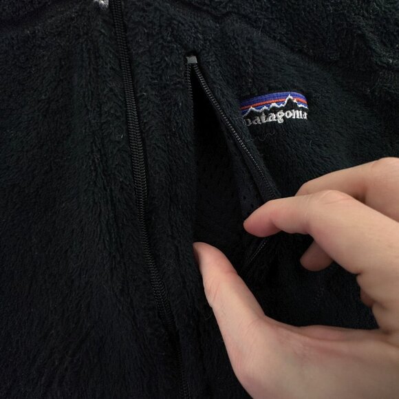 Patagonia Women Jacket Black Full Zip Fuzzy Soft Small USA Made Big Pockets - Picture 12 of 16